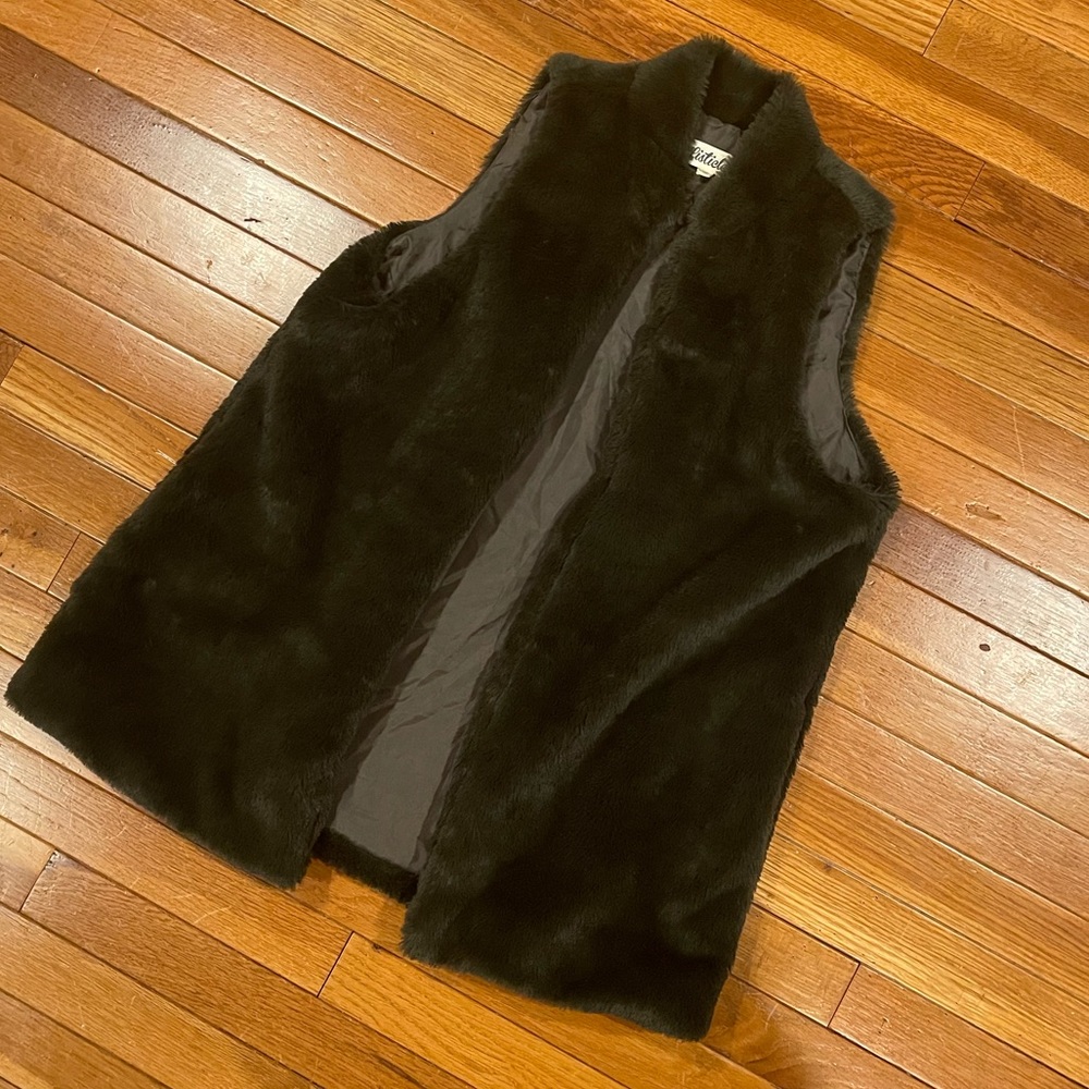 Listicle, Vest, Size large.